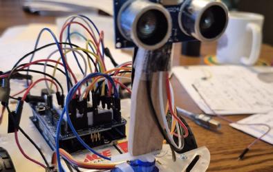 Arduino Labyrinth Escaping Robot image
